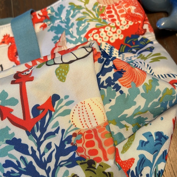 Vera Bradley Large Beach Tote. Sea life motif. - Picture 11 of 16